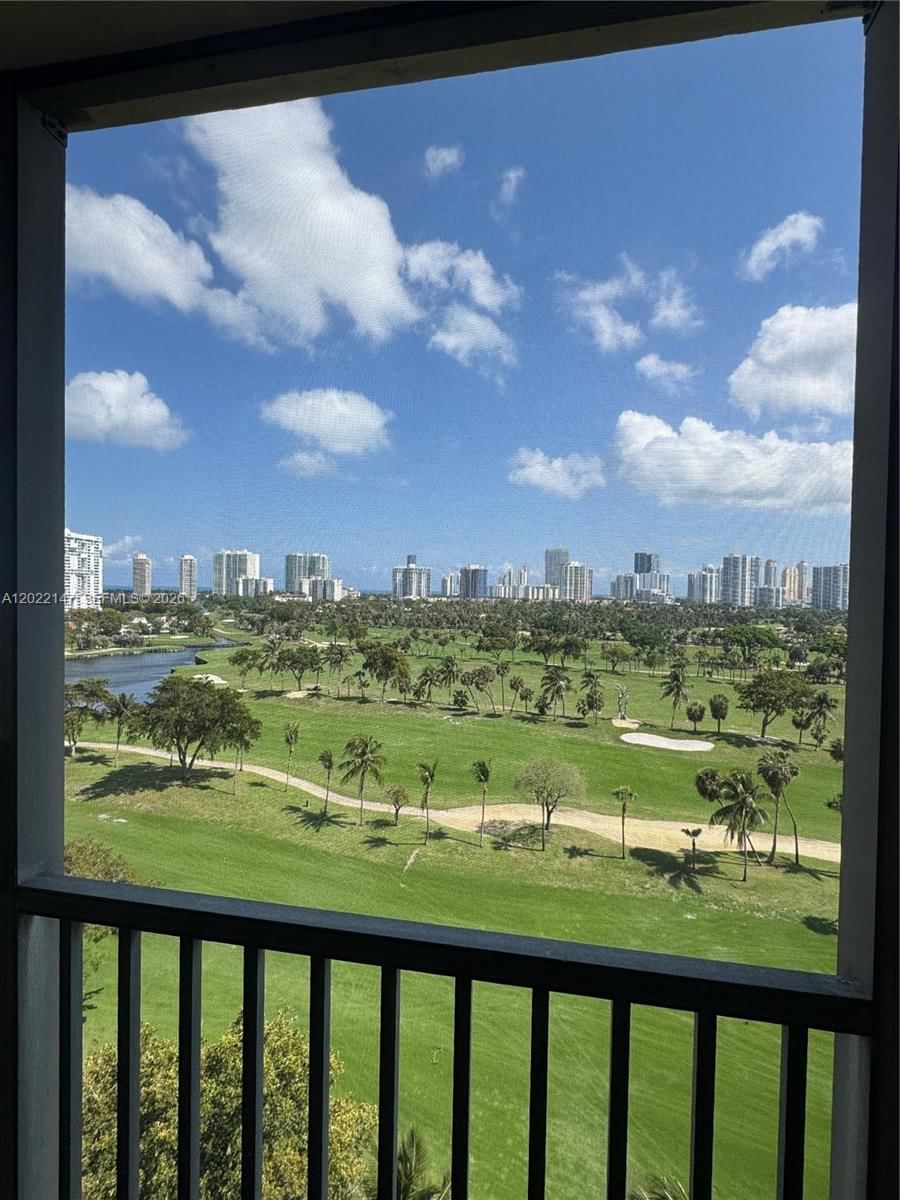 Real estate property located at 20335 Country Club Dr #1205, Miami-dade, Coronado Condo- Tower Ii, Aventura, FL