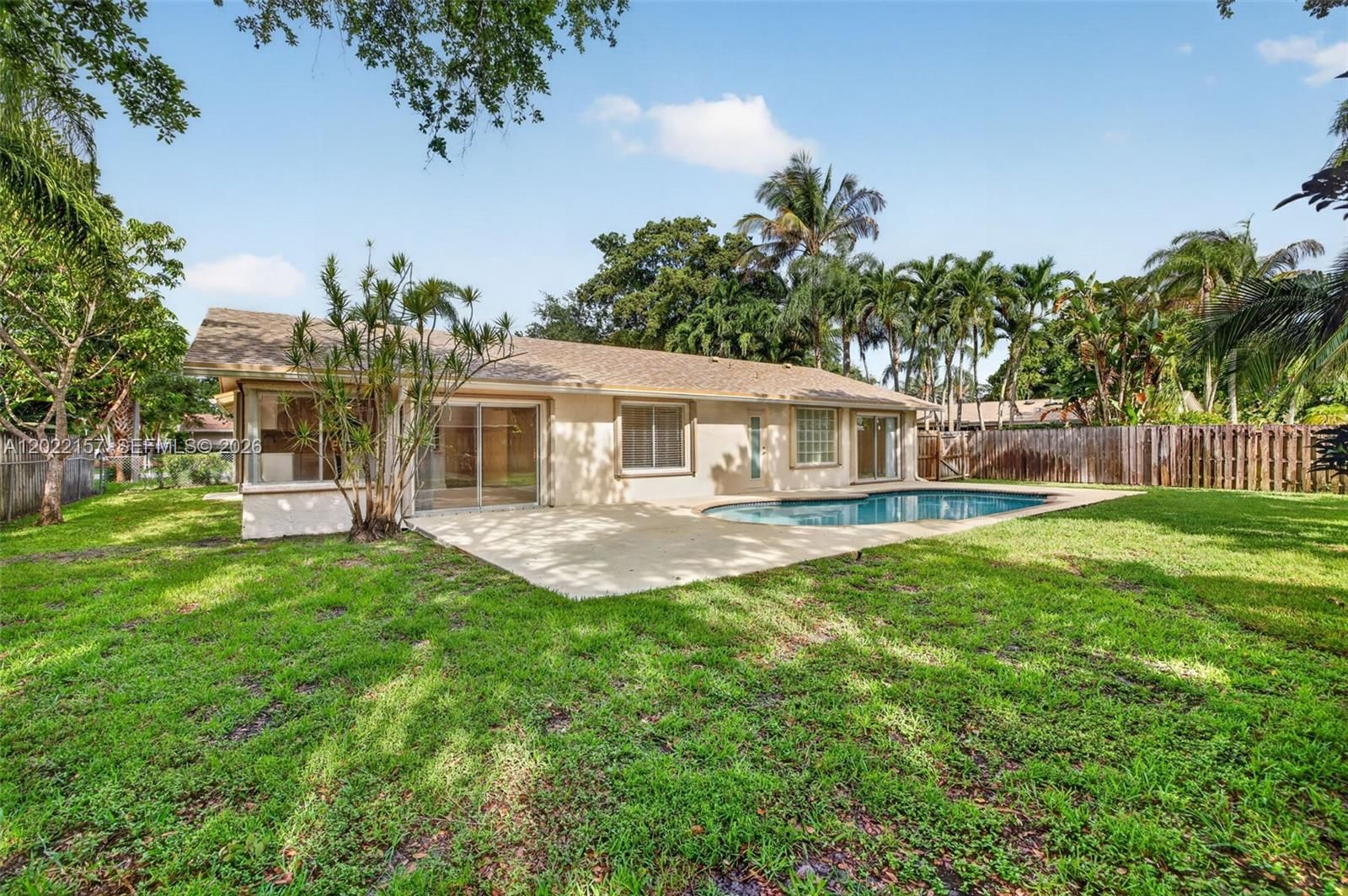 Real estate property located at 1660 94th Ave, Broward, Jacaranda Lakes Sec 2, Plantation, FL