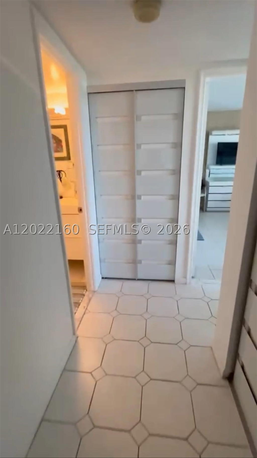 Real estate property located at 211 Ocean Dr #204, Broward, Victoria Towers Condo, Hollywood, FL