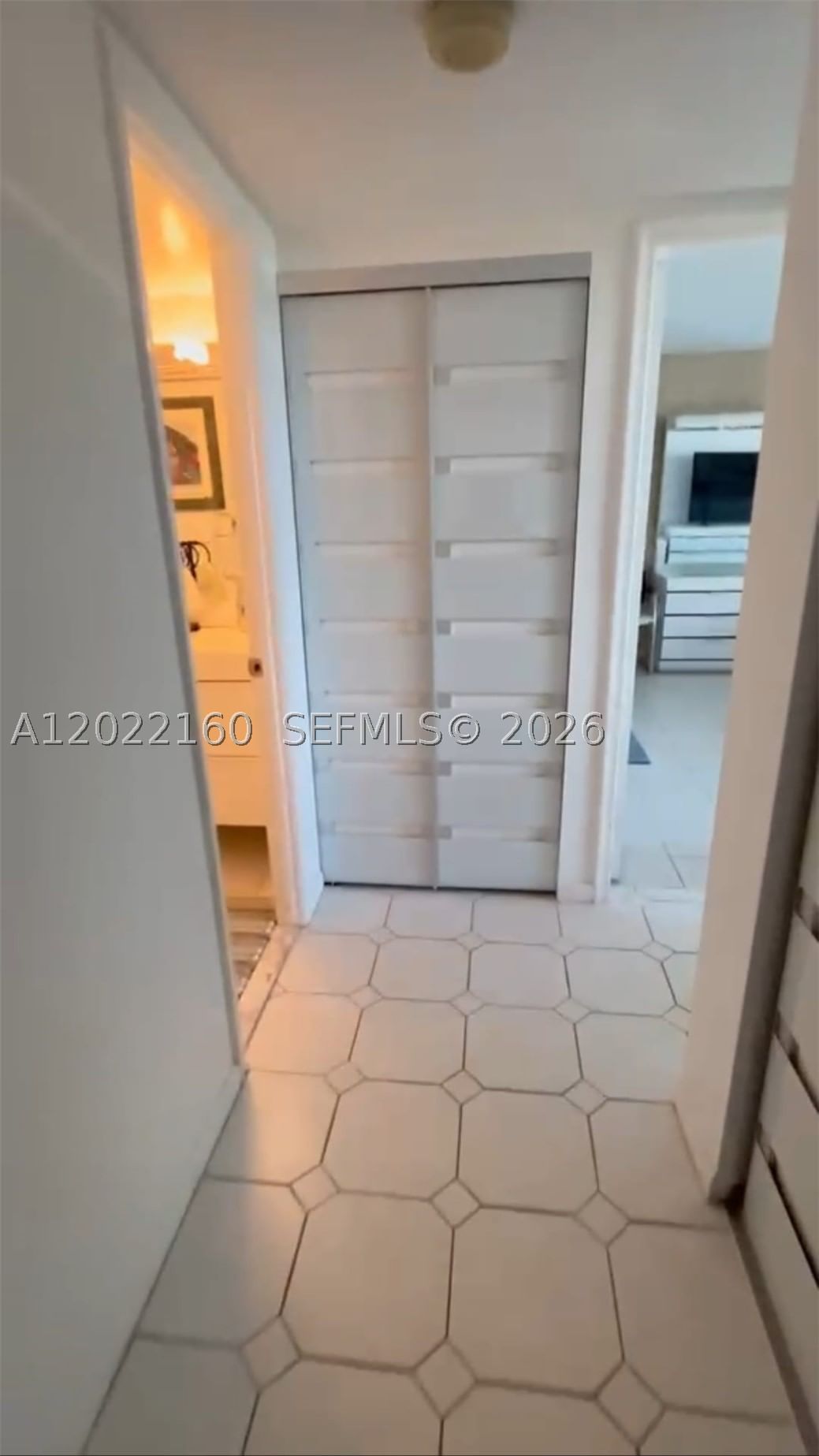 Real estate property located at 211 Ocean Dr #204, Broward, Victoria Towers Condo, Hollywood, FL