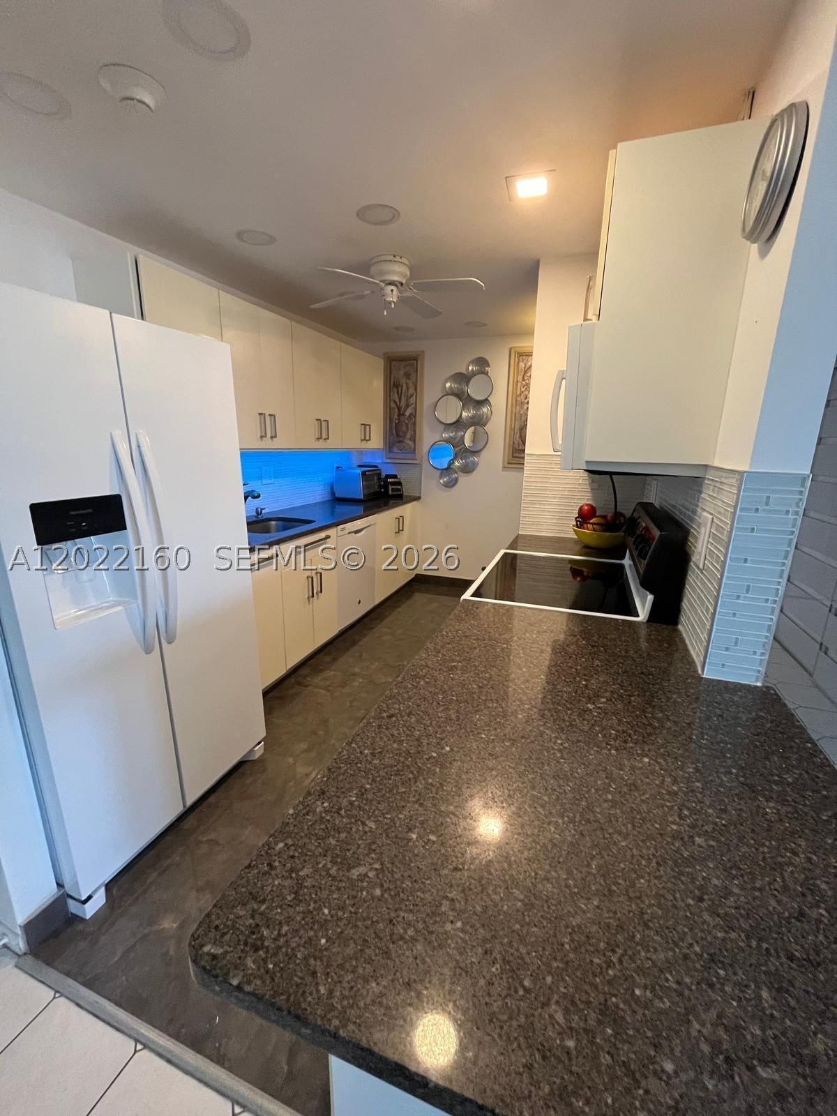 Real estate property located at 211 Ocean Dr #204, Broward, Victoria Towers Condo, Hollywood, FL