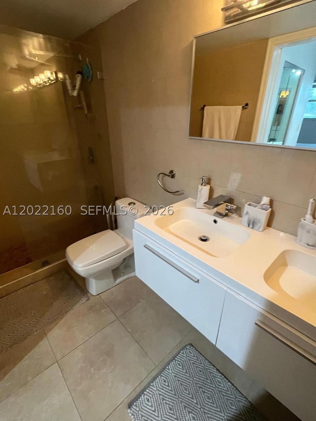 Real estate property located at 211 Ocean Dr #204, Broward, Victoria Towers Condo, Hollywood, FL