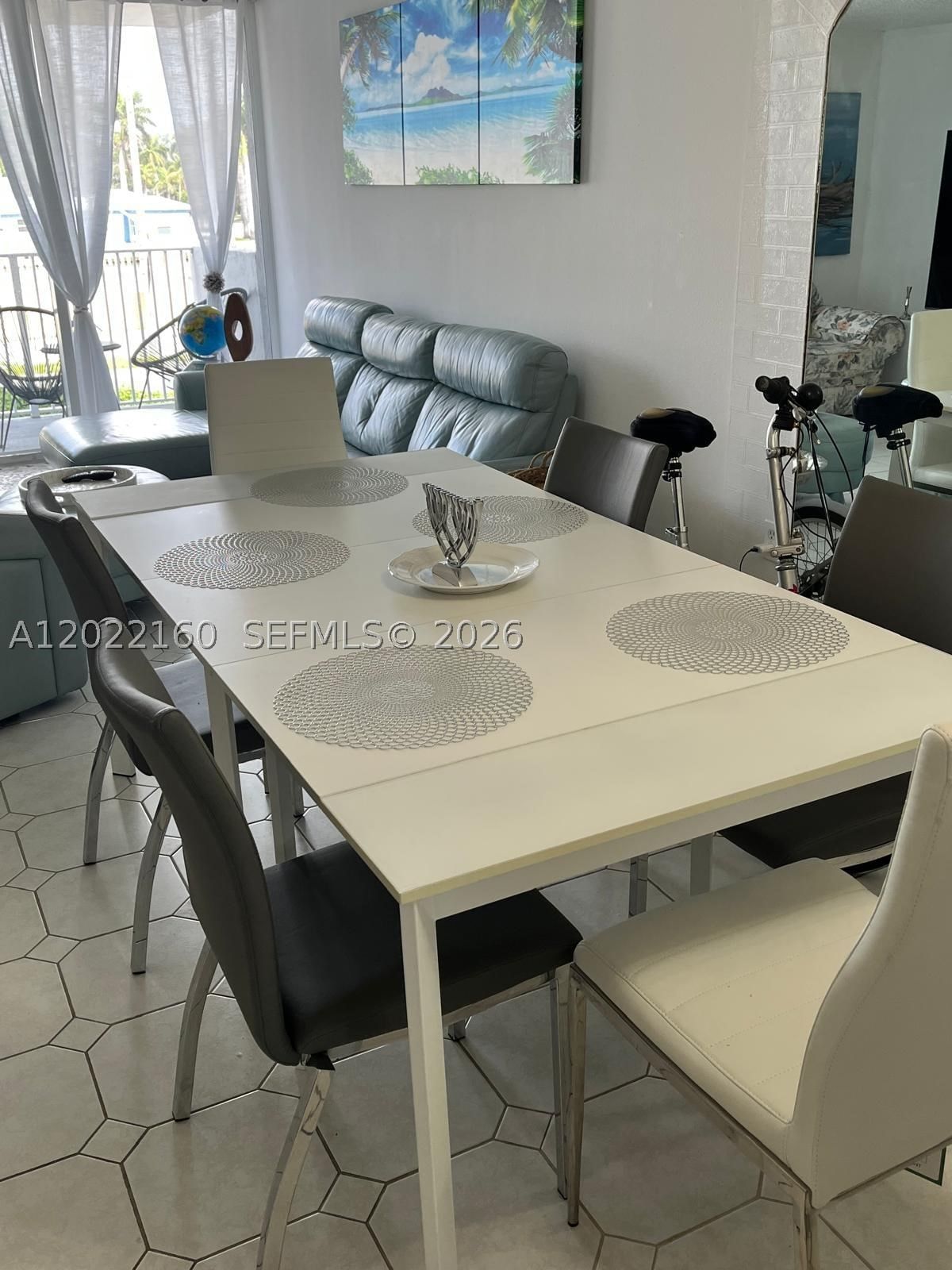 Real estate property located at 211 Ocean Dr #204, Broward, Victoria Towers Condo, Hollywood, FL