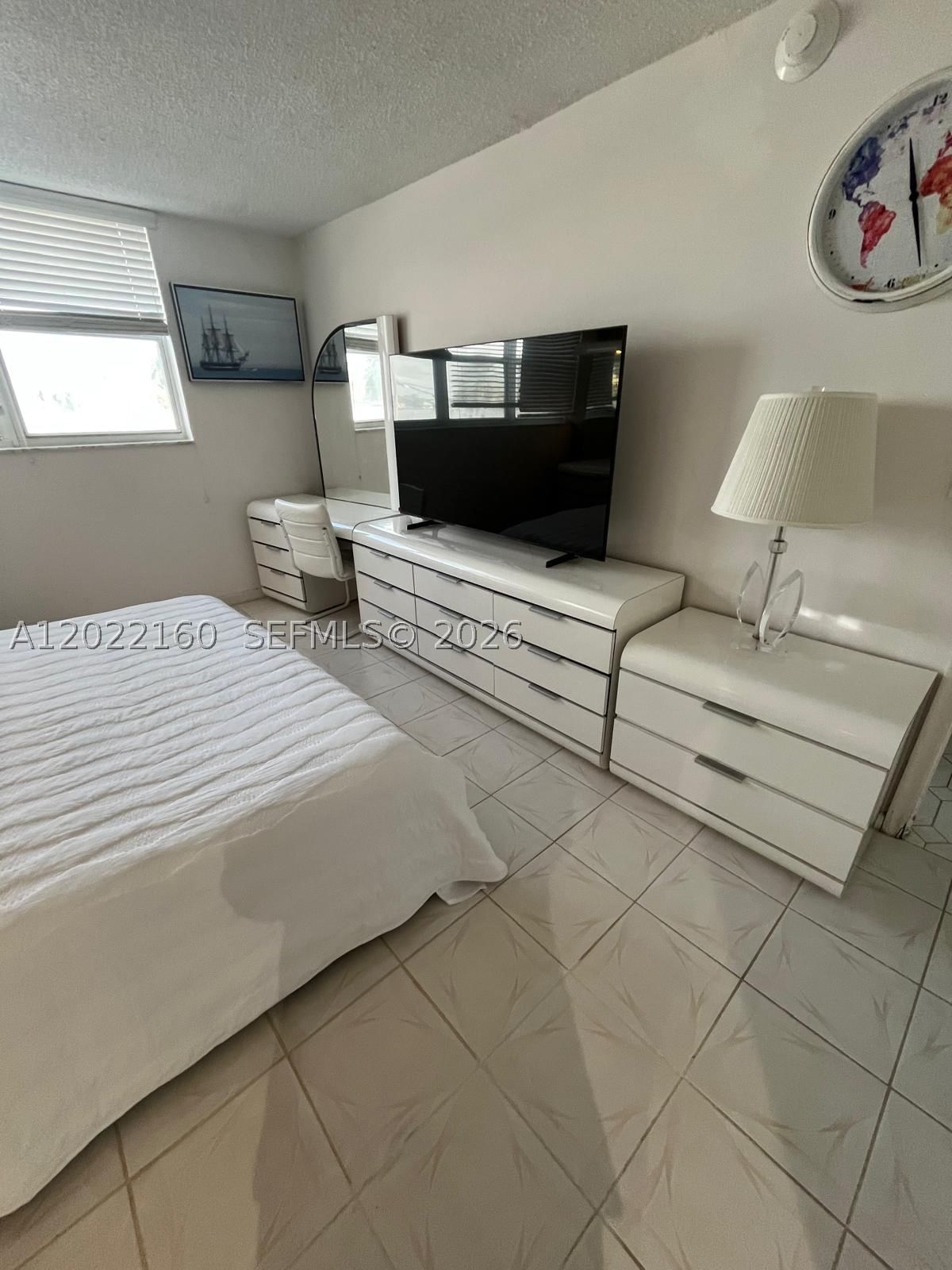 Real estate property located at 211 Ocean Dr #204, Broward, Victoria Towers Condo, Hollywood, FL