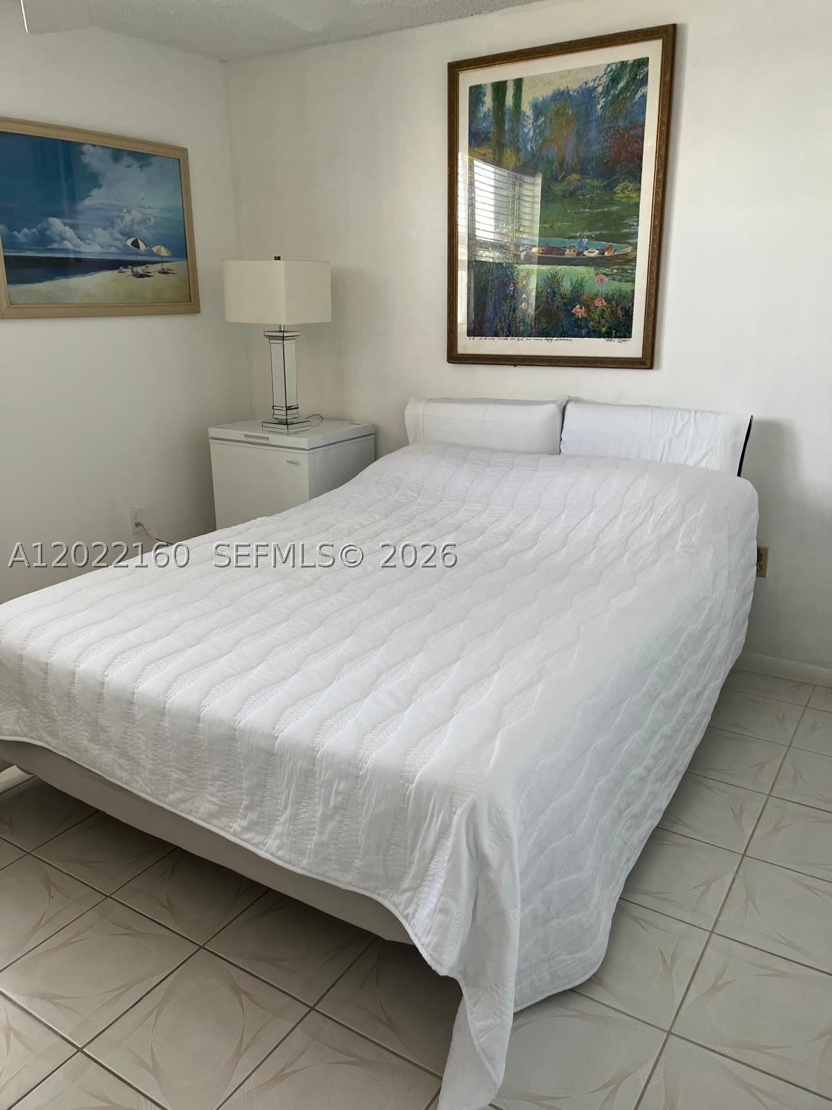 Real estate property located at 211 Ocean Dr #204, Broward, Victoria Towers Condo, Hollywood, FL