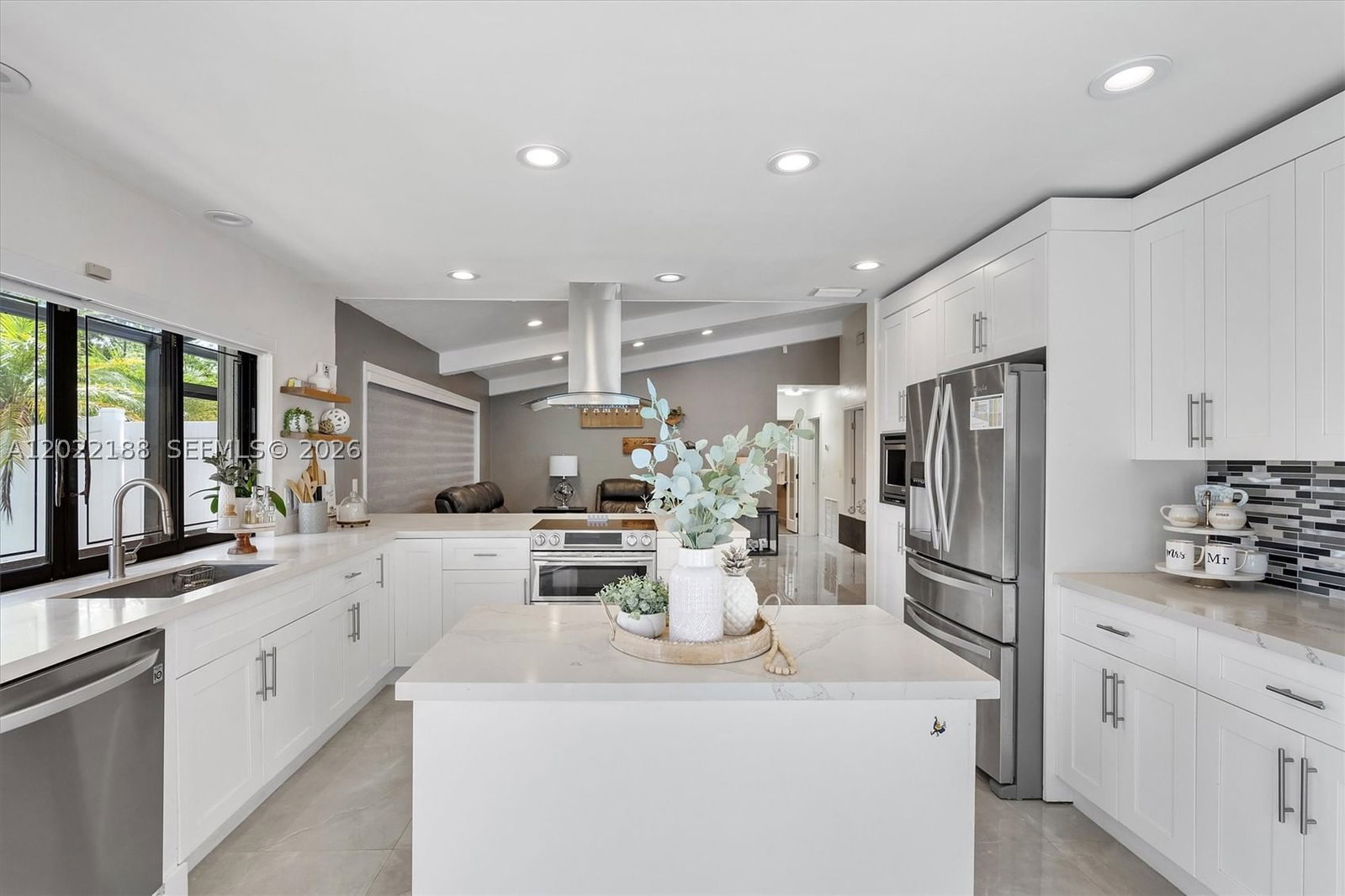 Real estate property located at 1001 93rd Ave, Broward, Jacaranda Villas, Plantation, FL