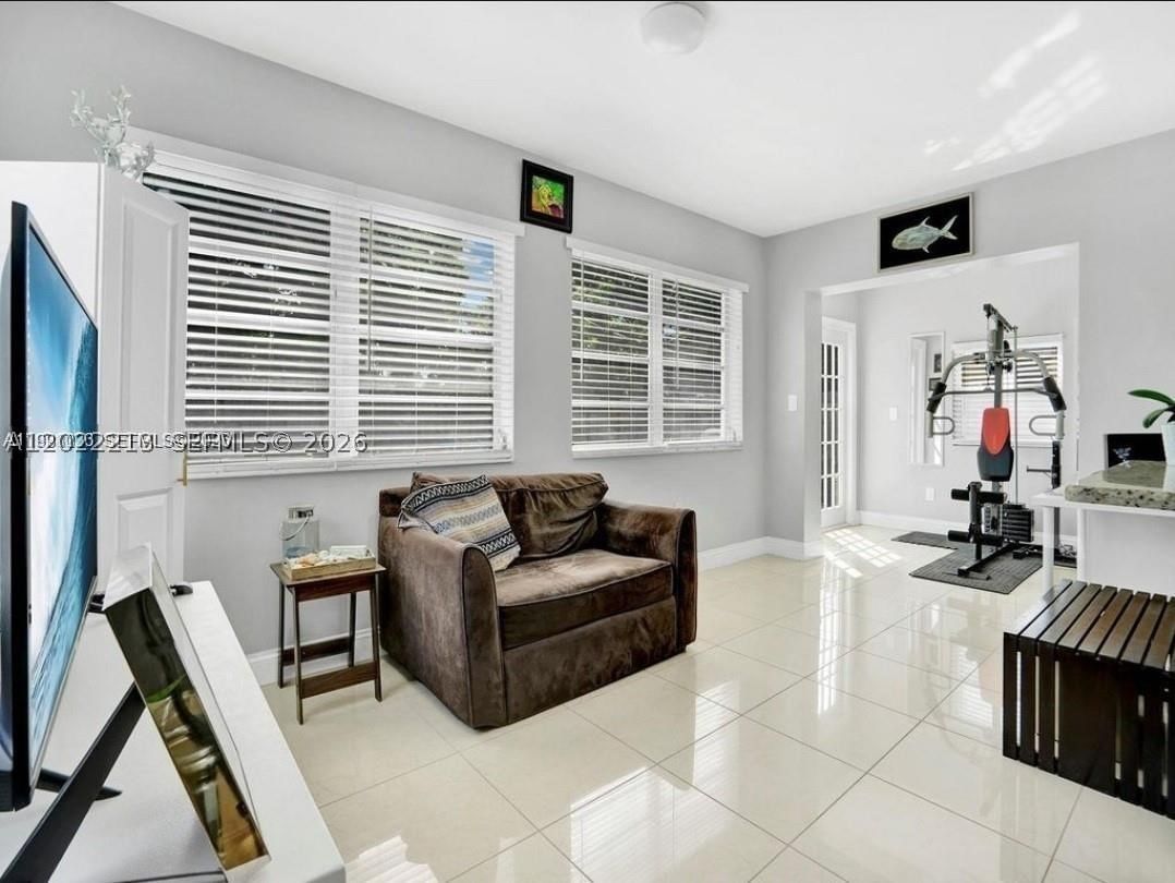 Real estate property located at 6930 12th St, Broward, Pembroke Pines No 3, Pembroke Pines, FL