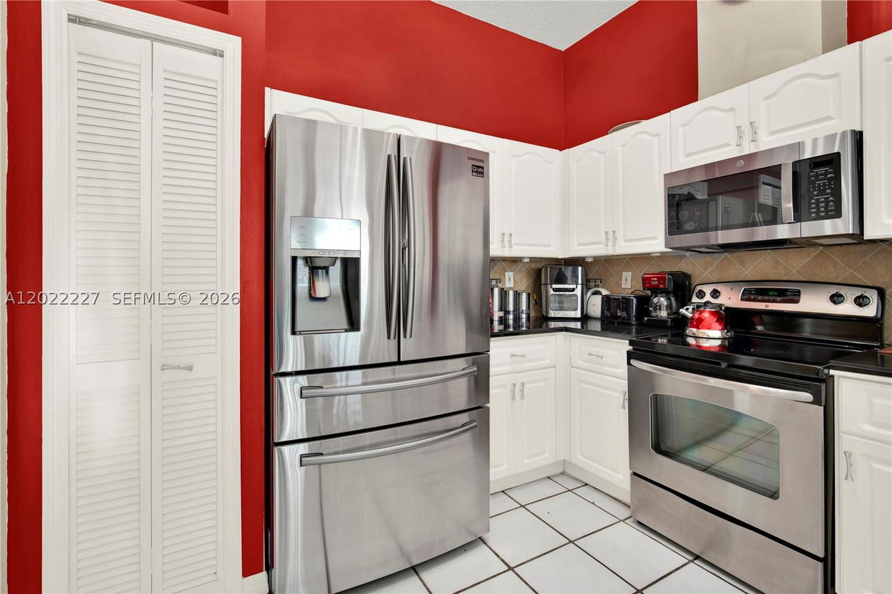 Real estate property located at 8357 162nd Ct, Miami-dade, Lago Mar West, Miami, FL