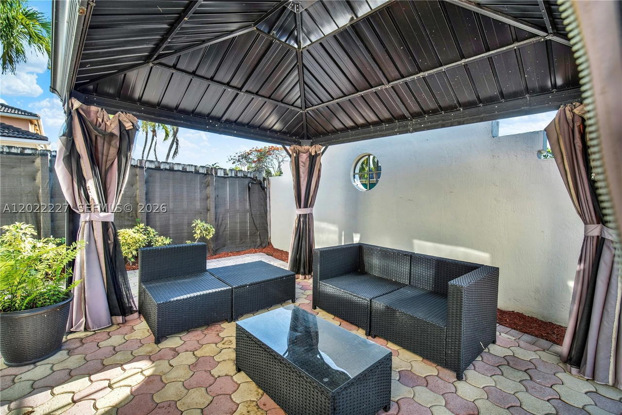 Real estate property located at 8357 162nd Ct, Miami-dade, Lago Mar West, Miami, FL