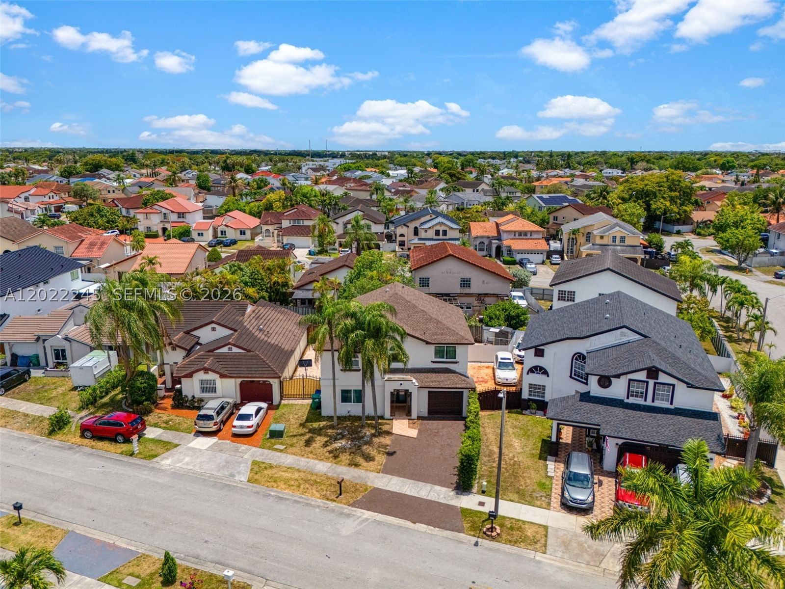 Real estate property located at 15530 59th St, Miami-dade, Westwind Lakes Sec 6, Miami, FL