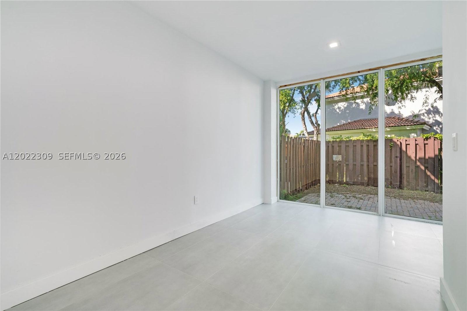 Real estate property located at 11583 69th Ter, Miami-dade, Doral Isles St Lucia, Doral, FL