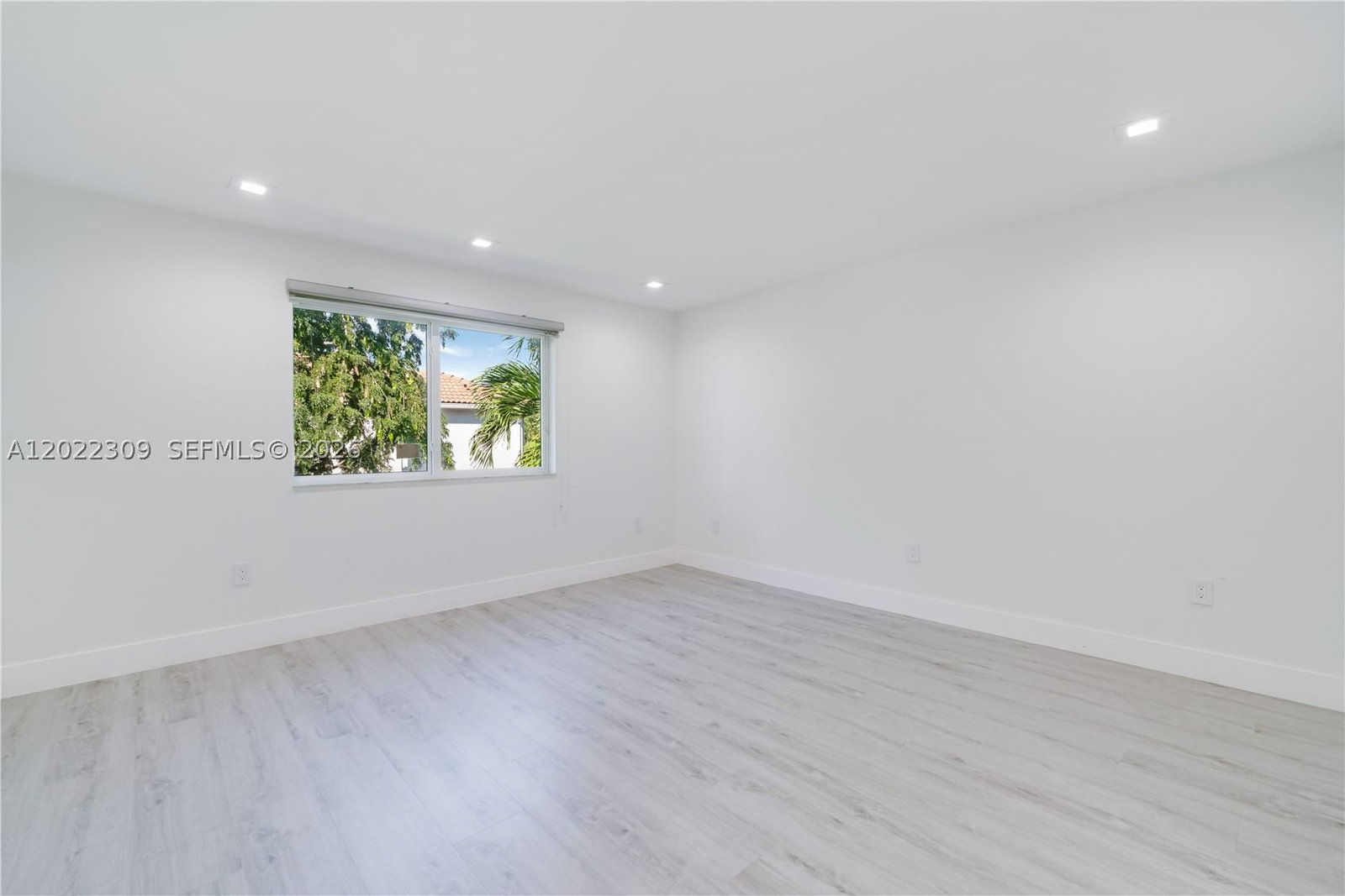Real estate property located at 11583 69th Ter, Miami-dade, Doral Isles St Lucia, Doral, FL