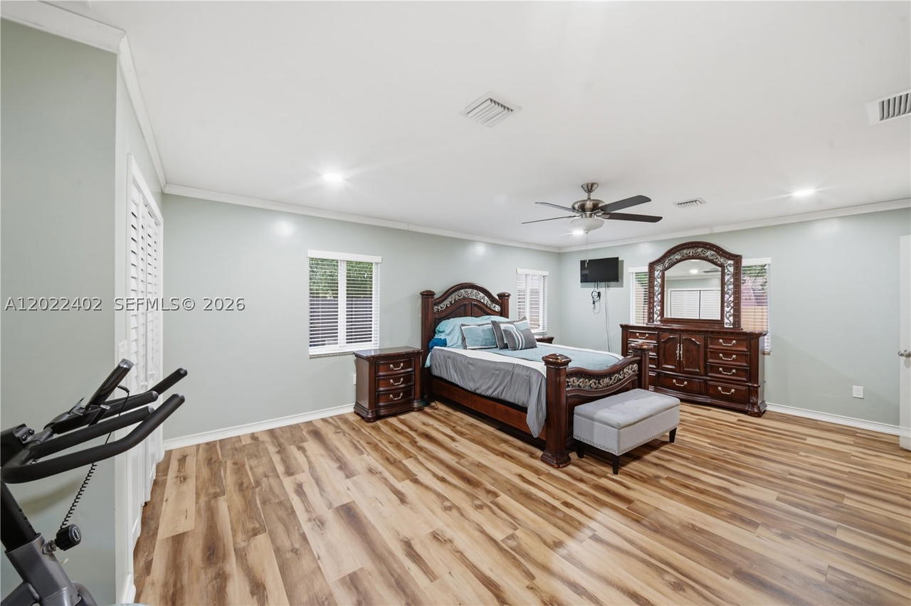 Real estate property located at 1081 198th St, Miami-dade, Norwood 4th Addn, Miami Gardens, FL