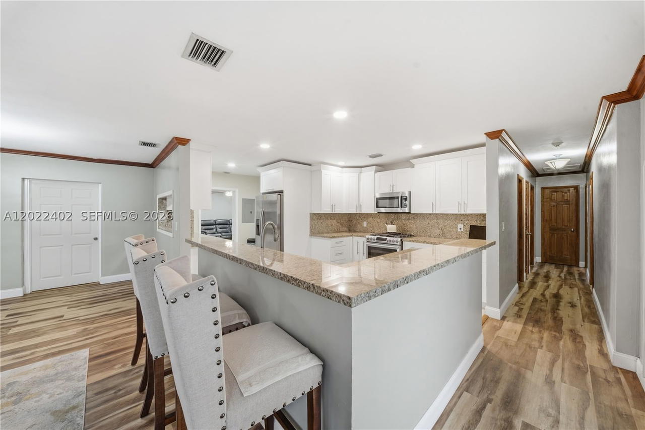 Real estate property located at 1081 198th St, Miami-dade, Norwood 4th Addn, Miami Gardens, FL