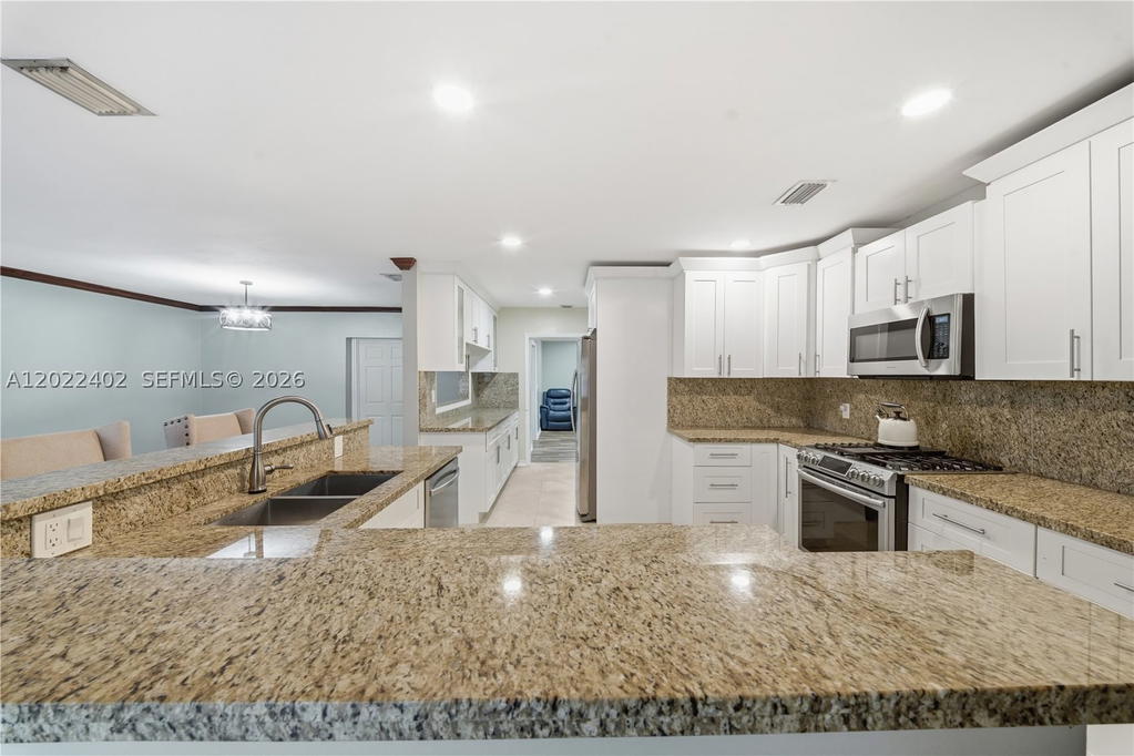 Real estate property located at 1081 198th St, Miami-dade, Norwood 4th Addn, Miami Gardens, FL