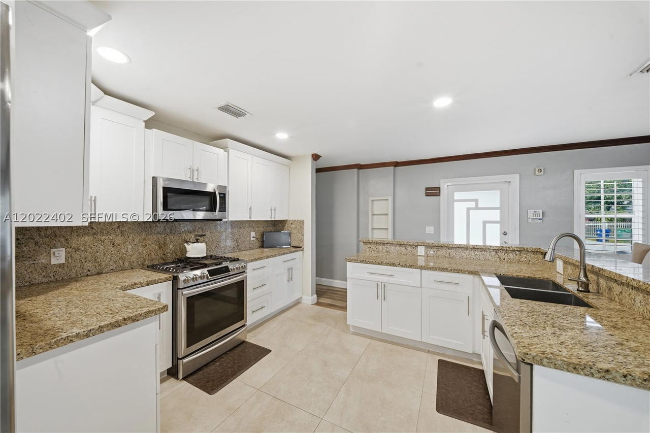 Real estate property located at 1081 198th St, Miami-dade, Norwood 4th Addn, Miami Gardens, FL