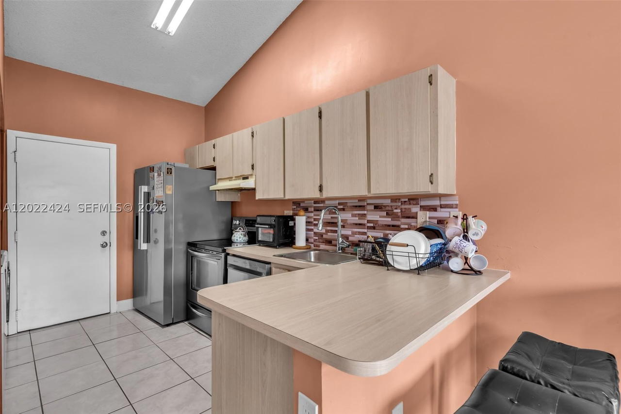 Real estate property located at 20370 32nd Ave, Miami-dade, Leslie Patio Homes Sec 4, Miami Gardens, FL