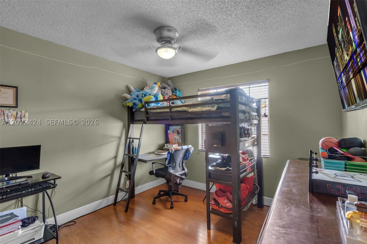 Real estate property located at 20370 32nd Ave, Miami-dade, Leslie Patio Homes Sec 4, Miami Gardens, FL