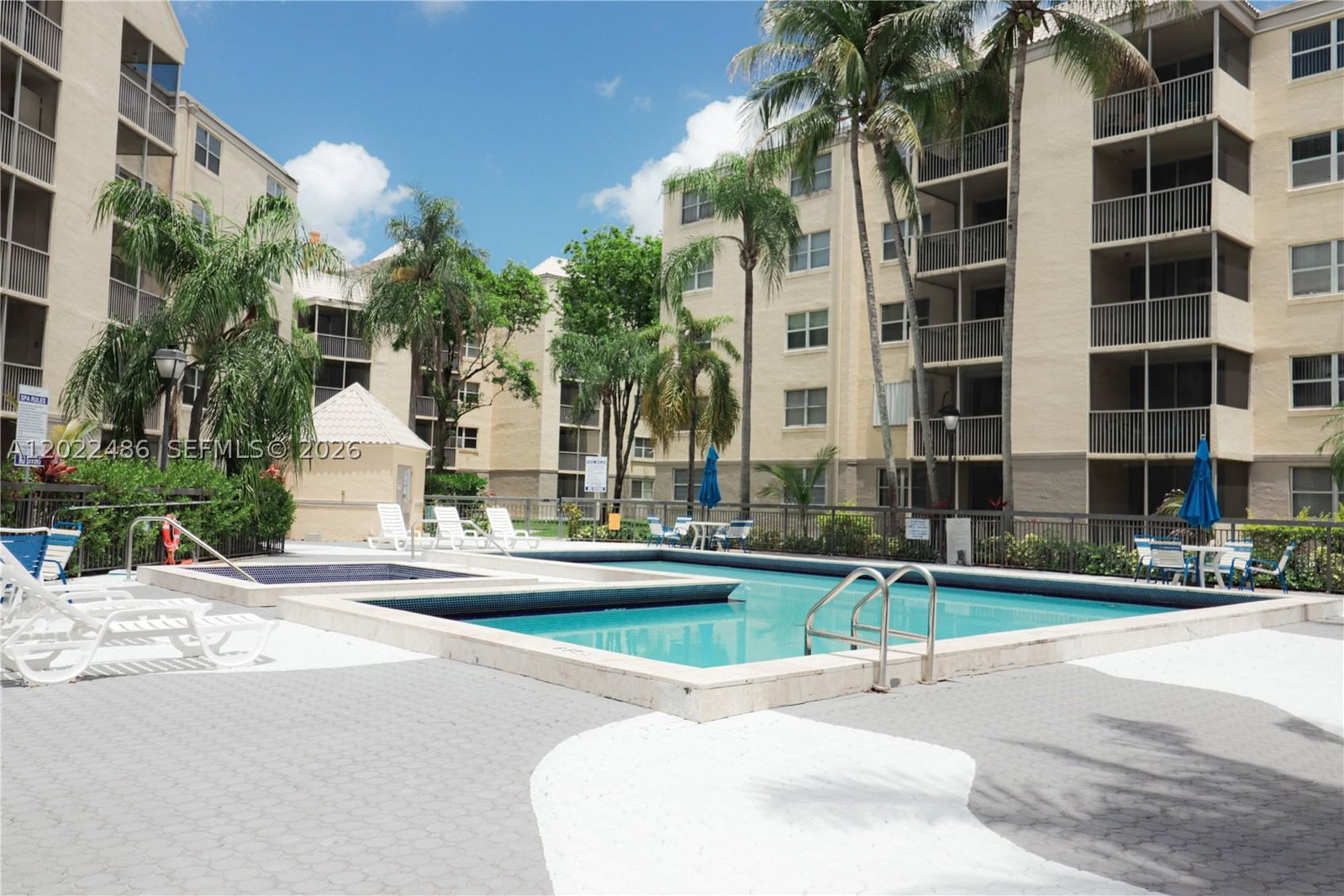 Real estate property located at 8245 Lake Dr #308, Miami-dade, Las Vistas At Doral Condo, Doral, FL