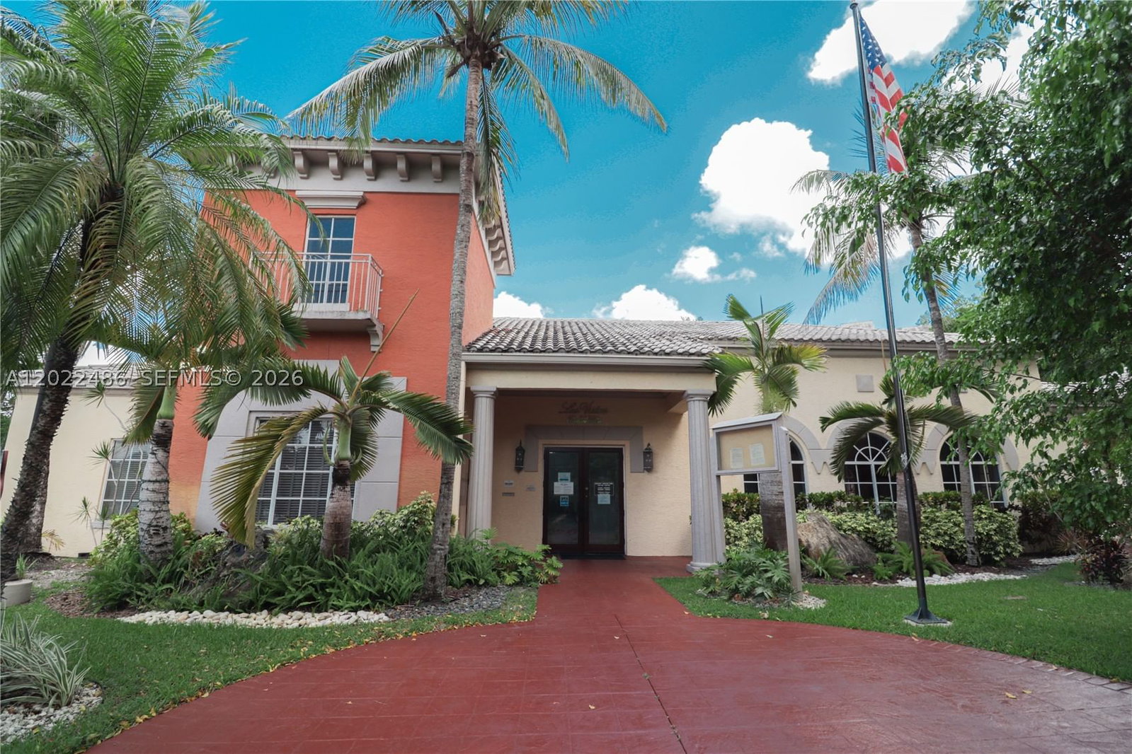 Real estate property located at 8245 Lake Dr #308, Miami-dade, Las Vistas At Doral Condo, Doral, FL