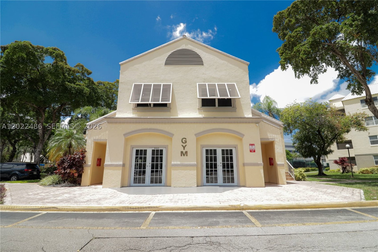 Real estate property located at 8245 Lake Dr #308, Miami-dade, Las Vistas At Doral Condo, Doral, FL