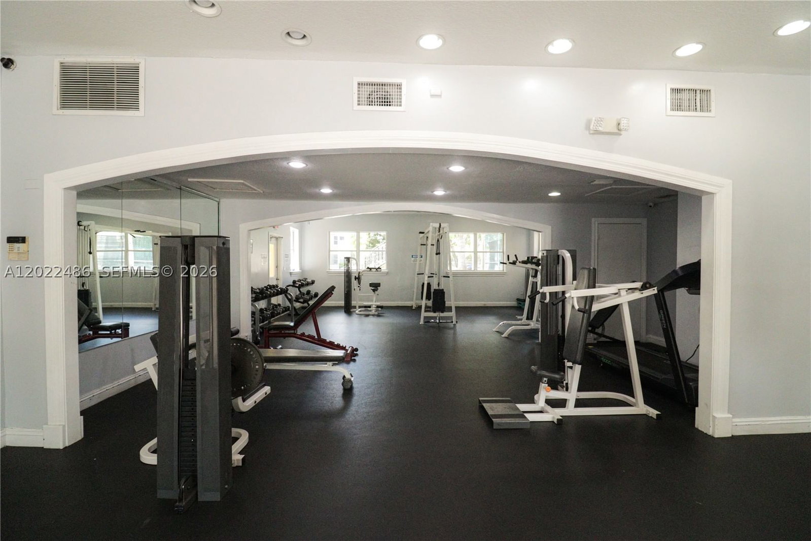 Real estate property located at 8245 Lake Dr #308, Miami-dade, Las Vistas At Doral Condo, Doral, FL
