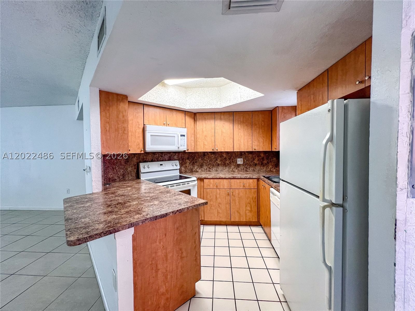 Real estate property located at 8245 Lake Dr #308, Miami-dade, Las Vistas At Doral Condo, Doral, FL