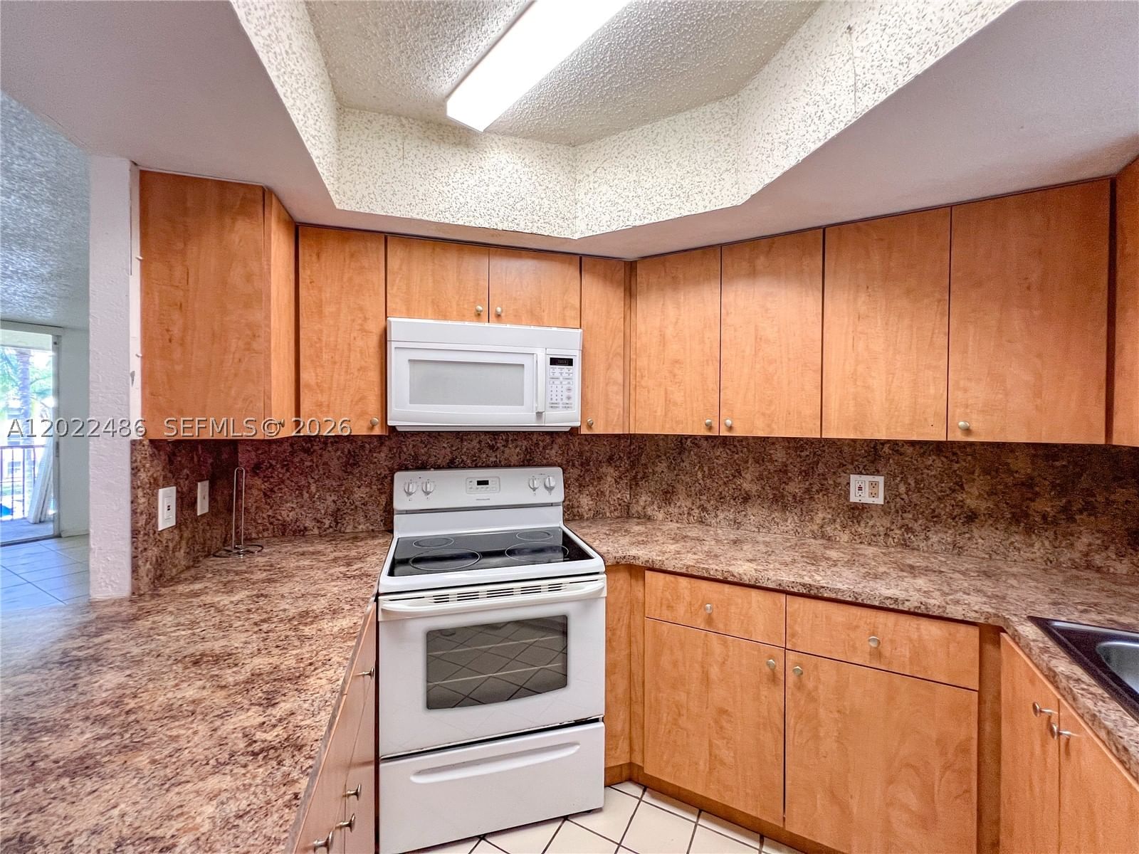 Real estate property located at 8245 Lake Dr #308, Miami-dade, Las Vistas At Doral Condo, Doral, FL