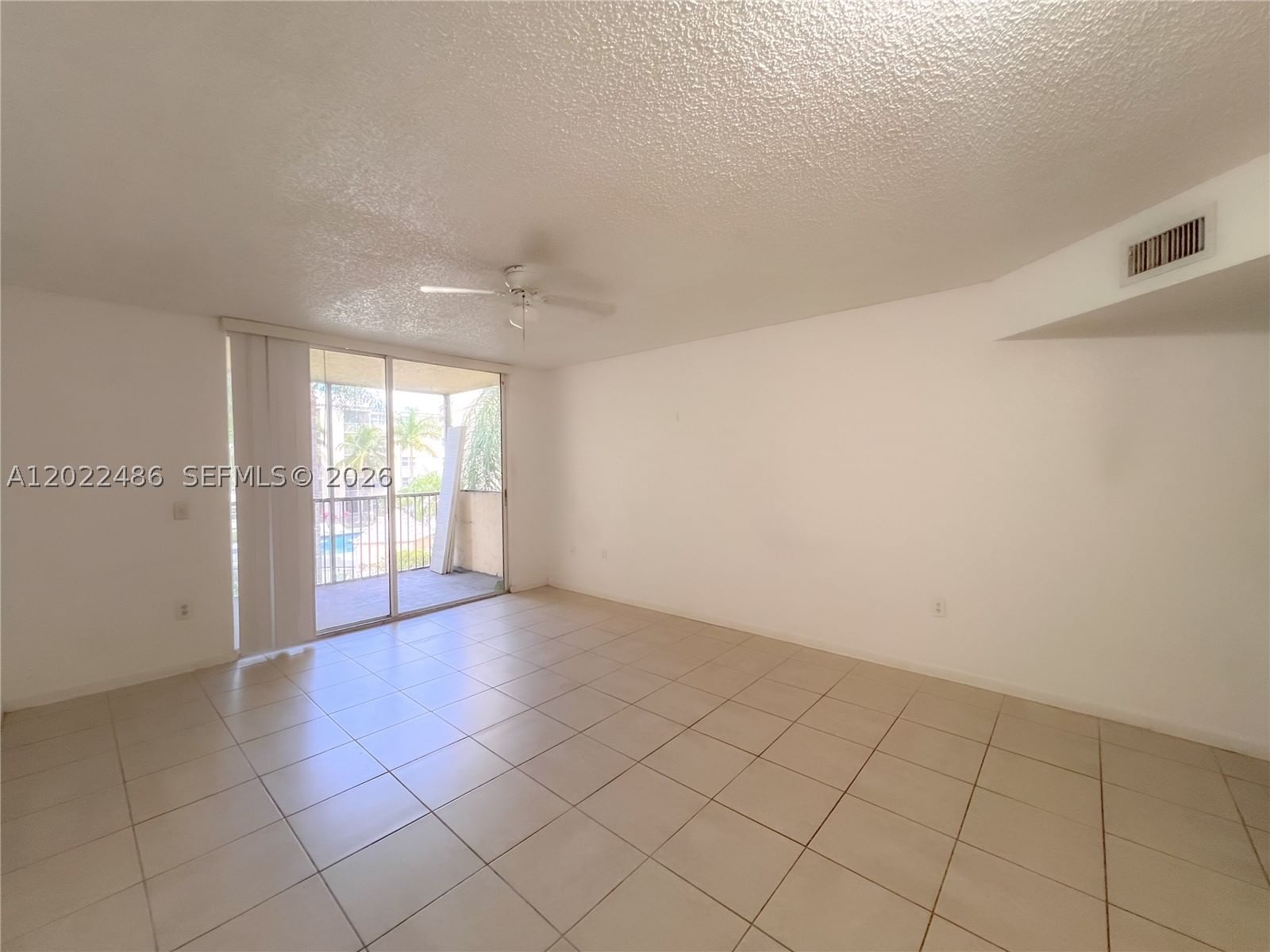Real estate property located at 8245 Lake Dr #308, Miami-dade, Las Vistas At Doral Condo, Doral, FL