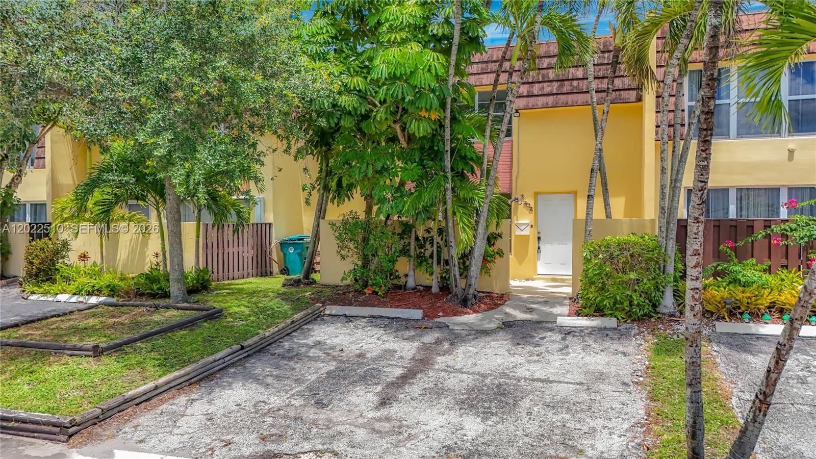 Real estate property located at 3702 60th Ter #31, Broward, Townhouses At Nova, Davie, FL