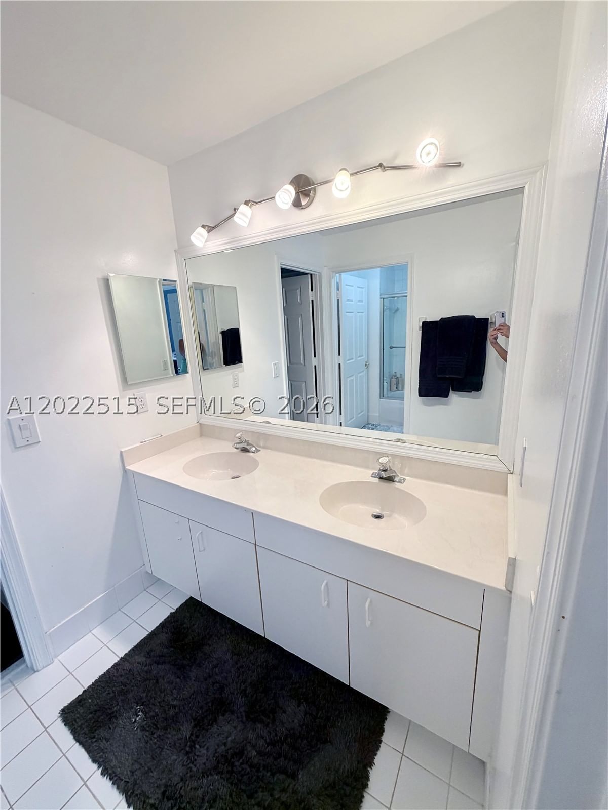 Real estate property located at 4020 Sapphire Cv, Broward, Amber-ruby Cove Plat, Weston, FL