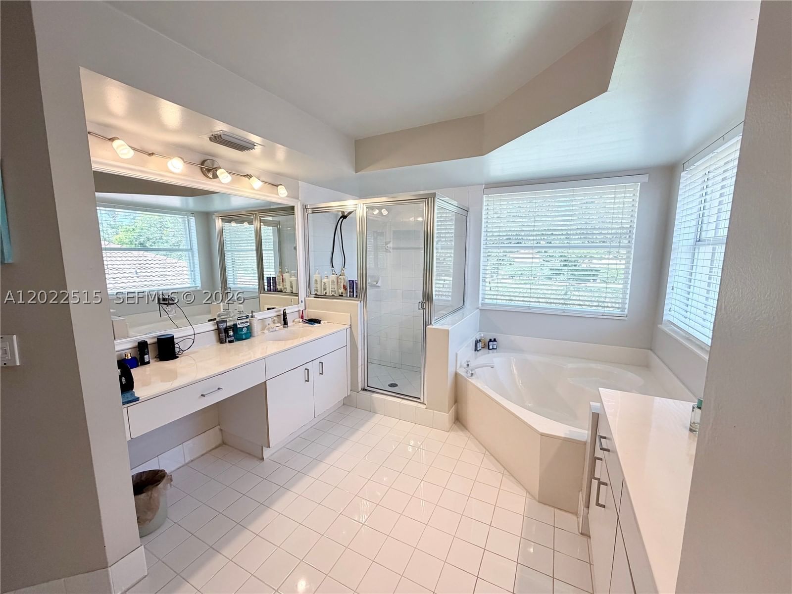 Real estate property located at 4020 Sapphire Cv, Broward, Amber-ruby Cove Plat, Weston, FL