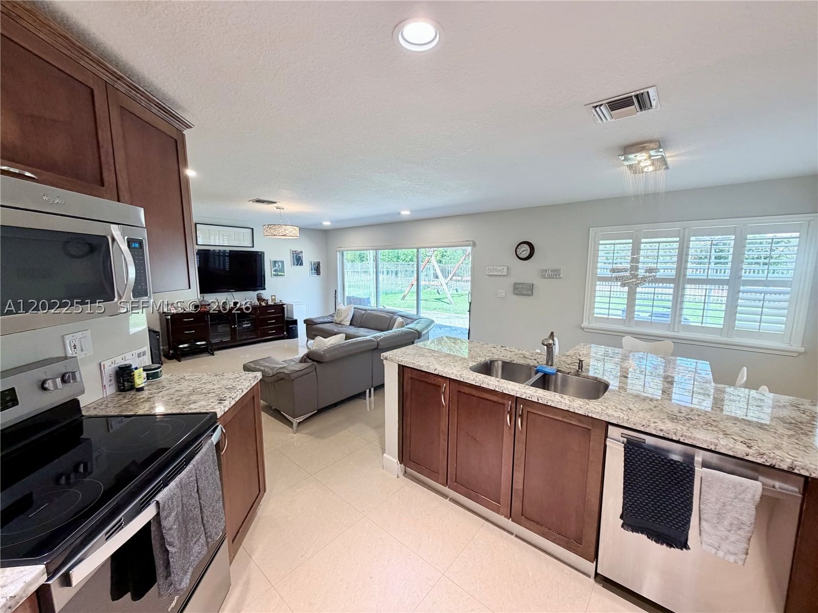 Real estate property located at 4020 Sapphire Cv, Broward, Amber-ruby Cove Plat, Weston, FL