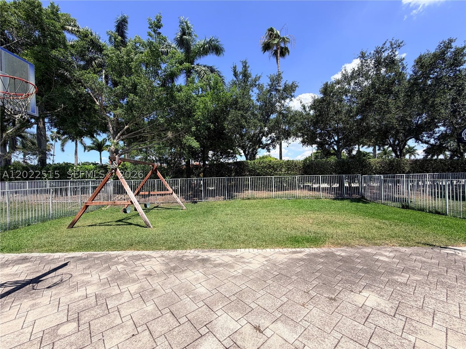 Real estate property located at 4020 Sapphire Cv, Broward, Amber-ruby Cove Plat, Weston, FL
