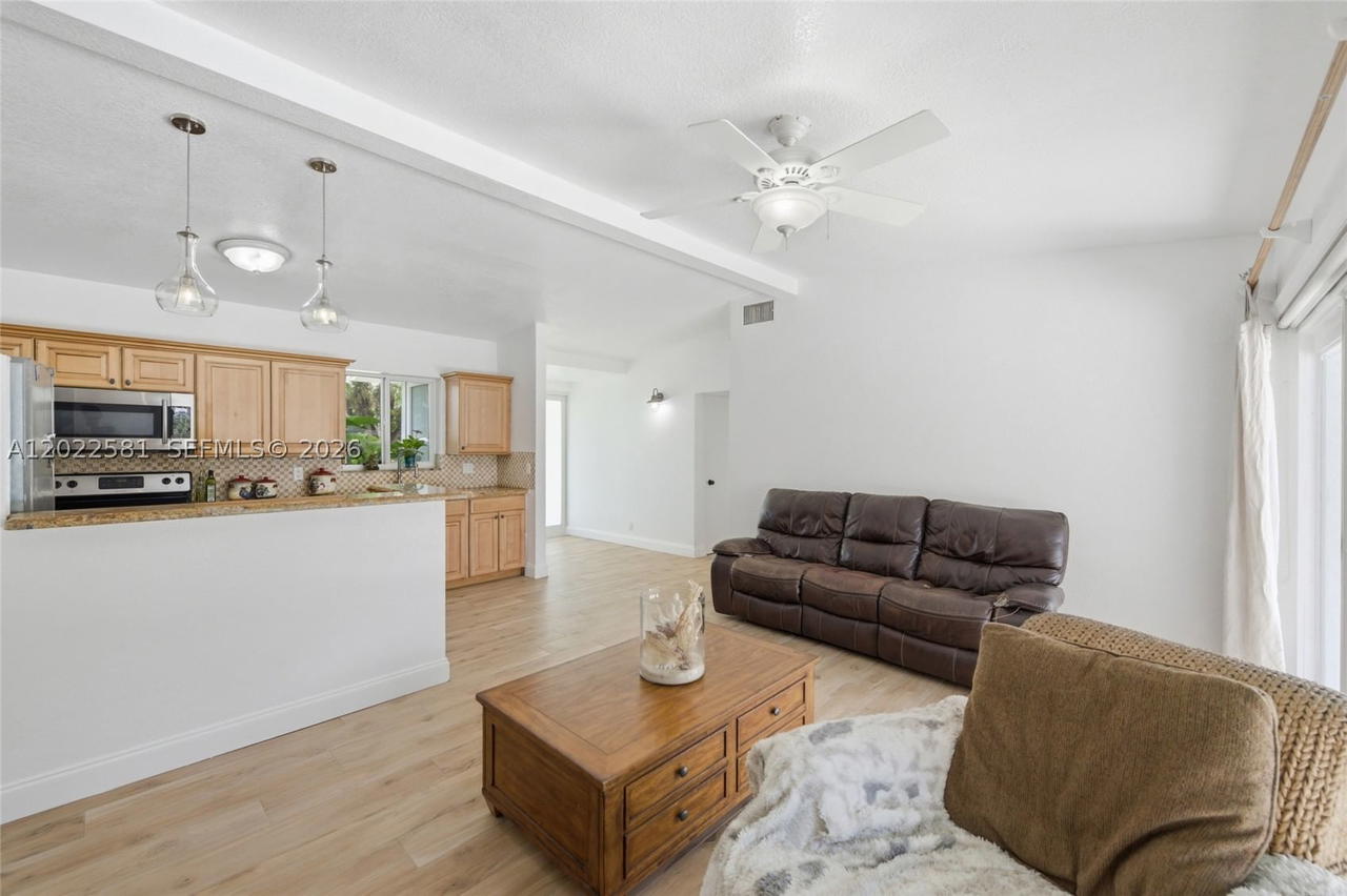 Real estate property located at 1141 45th Ter, Broward, Golf View Heights, Plantation, FL