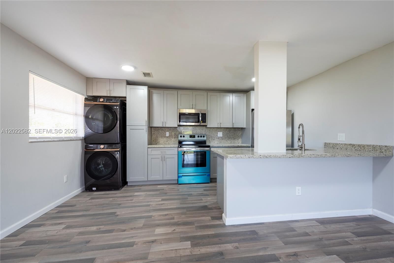 Real estate property located at 4111 Stirling Rd #509, Broward, Oaks Condo, Dania Beach, FL