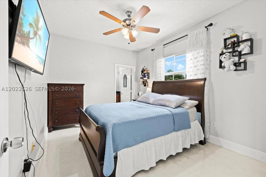 Real estate property located at 668 155th Ter, Broward, Towngate, Pembroke Pines, FL