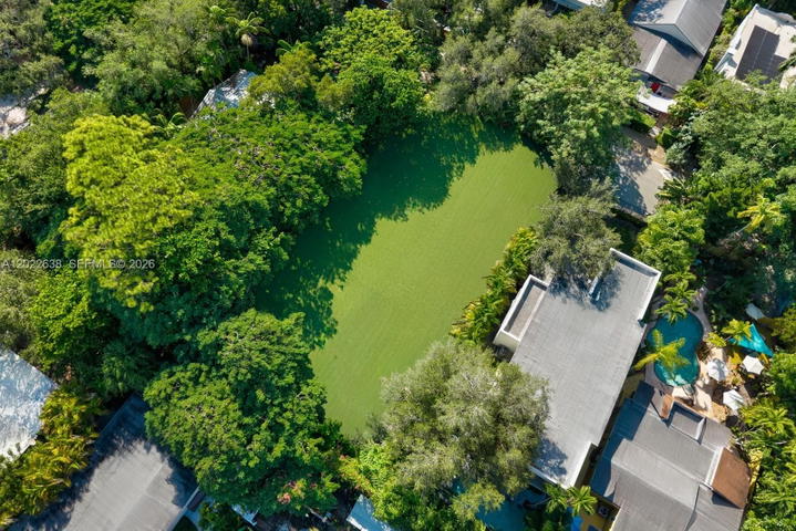 Real estate property located at 3729 Kumquat Ave, Miami-dade, Douglas Circle, Miami, FL