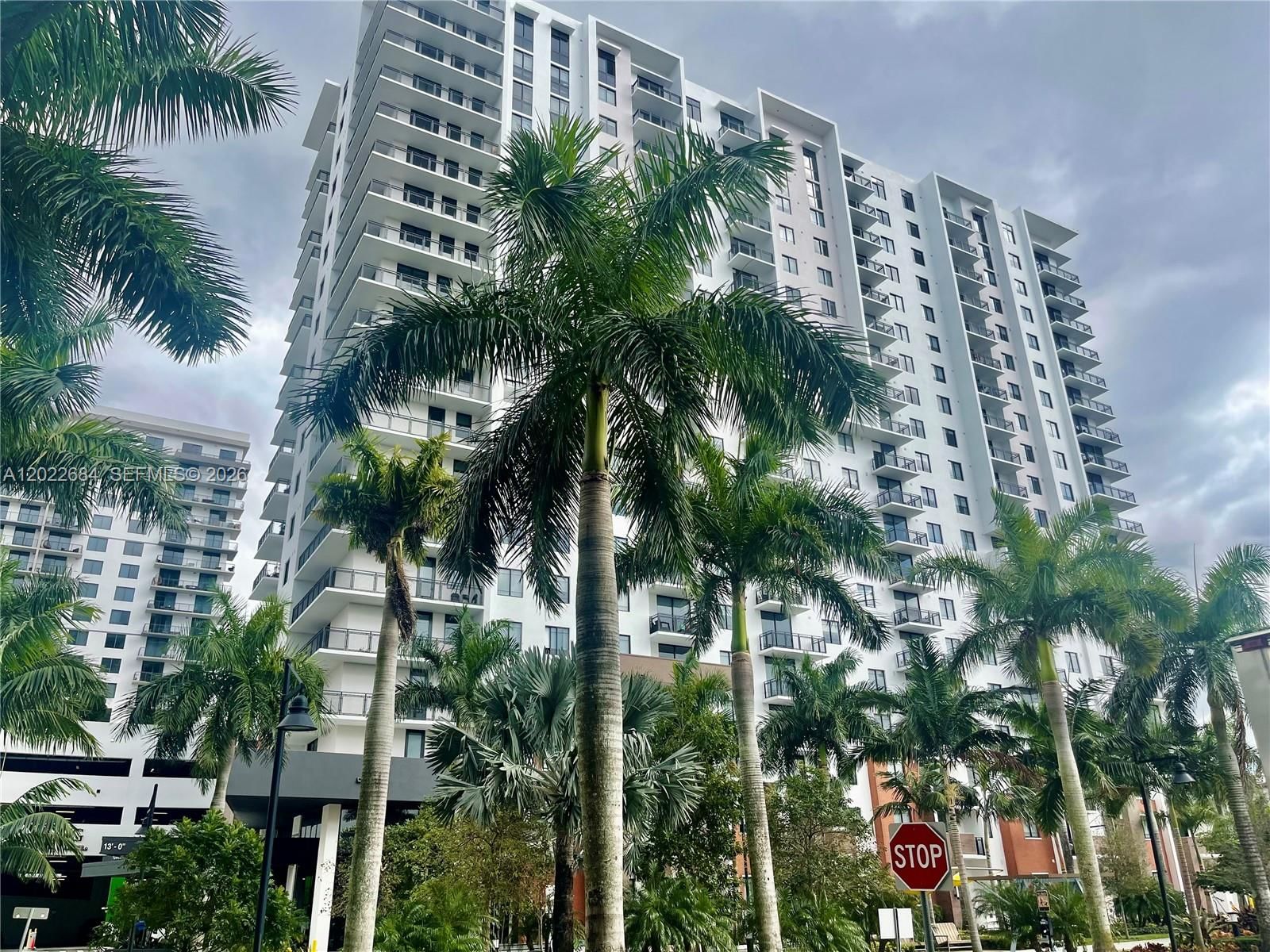Real estate property located at 5252 85th Ave #406, Miami-dade, 5252 Paseo Condo, Doral, FL