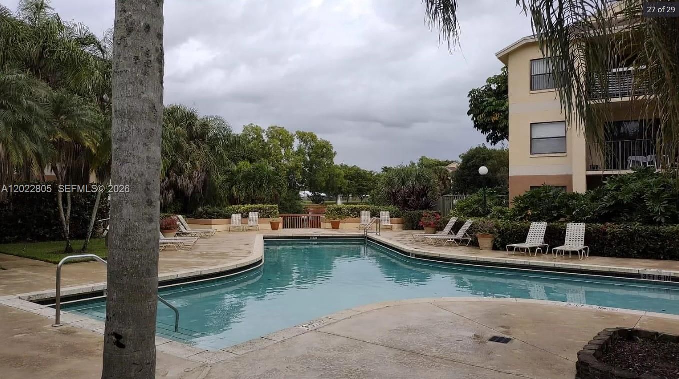 Real estate property located at 9999 Summerbreeze Dr #406, Broward, Summerbreeze Condo, Sunrise, FL