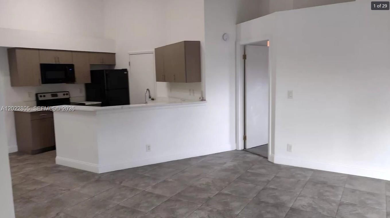 Real estate property located at 9999 Summerbreeze Dr #406, Broward, Summerbreeze Condo, Sunrise, FL