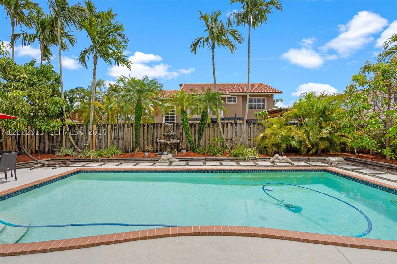 Real estate property located at 15596 110th Ter, Miami-dade, Atrium Homes At The Hammo, Miami, FL