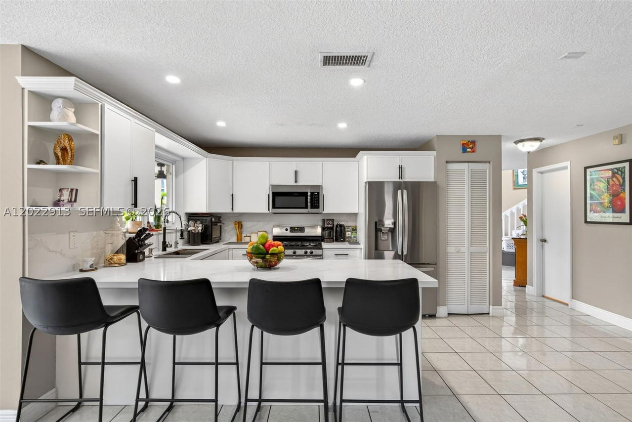 Real estate property located at 15596 110th Ter, Miami-dade, Atrium Homes At The Hammo, Miami, FL