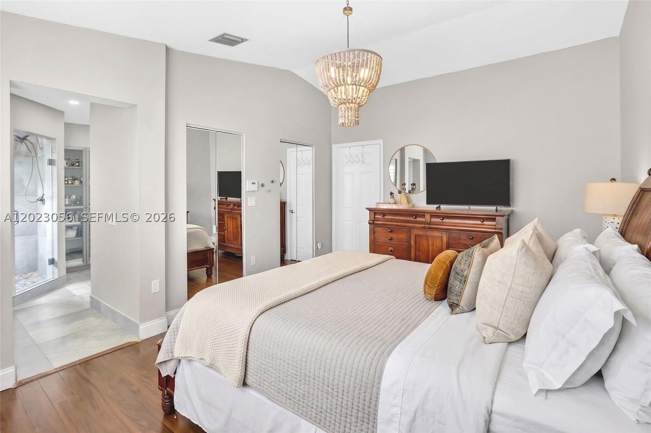 Real estate property located at 7426 162nd Ct, Miami-dade, Heftlers Lago Mar West, Miami, FL