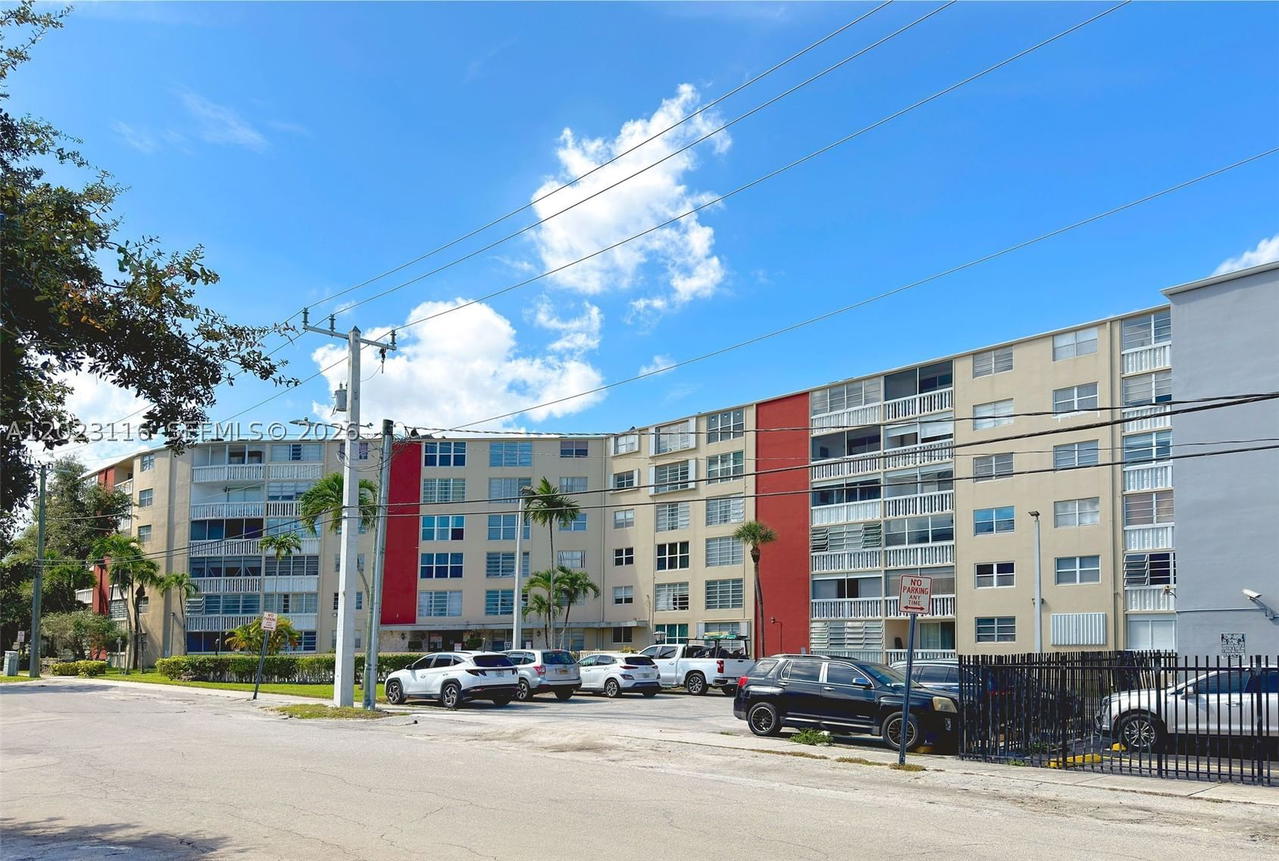 Real estate property located at 1475 125th Ter #408H, Miami-dade, 1475 Terra Towers Condo, North Miami, FL