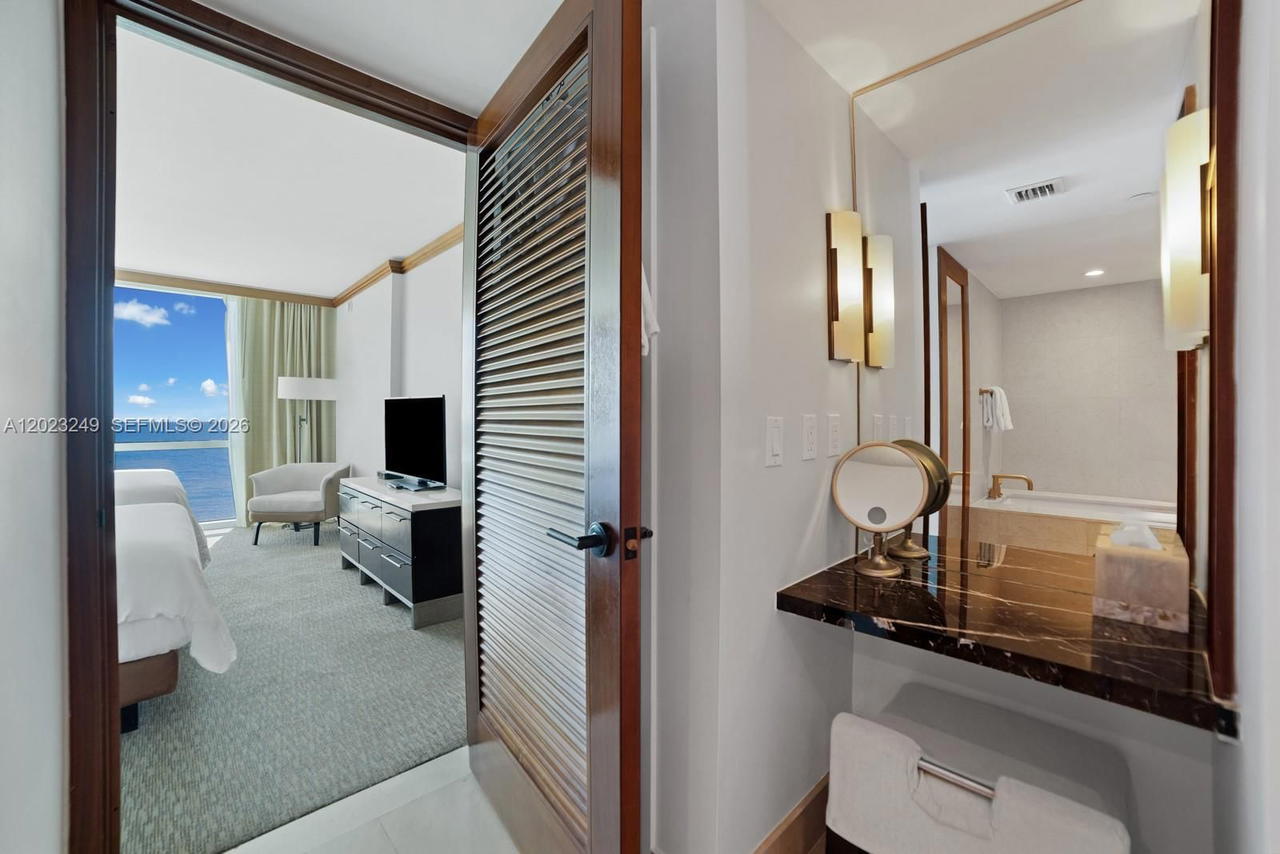 Real estate property located at 6801 Collins Ave #705 (Door 722), Miami-dade, Central Carillon Beach Co, Miami Beach, FL