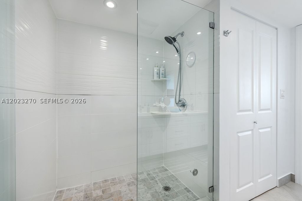 Real estate property located at 600 Parkview Dr #829, Broward, Towers Of Oceanview South, Hallandale Beach, FL
