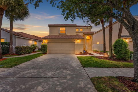 Real estate property located at 15657 12th Mnr, Broward, Towngate, Pembroke Pines, FL