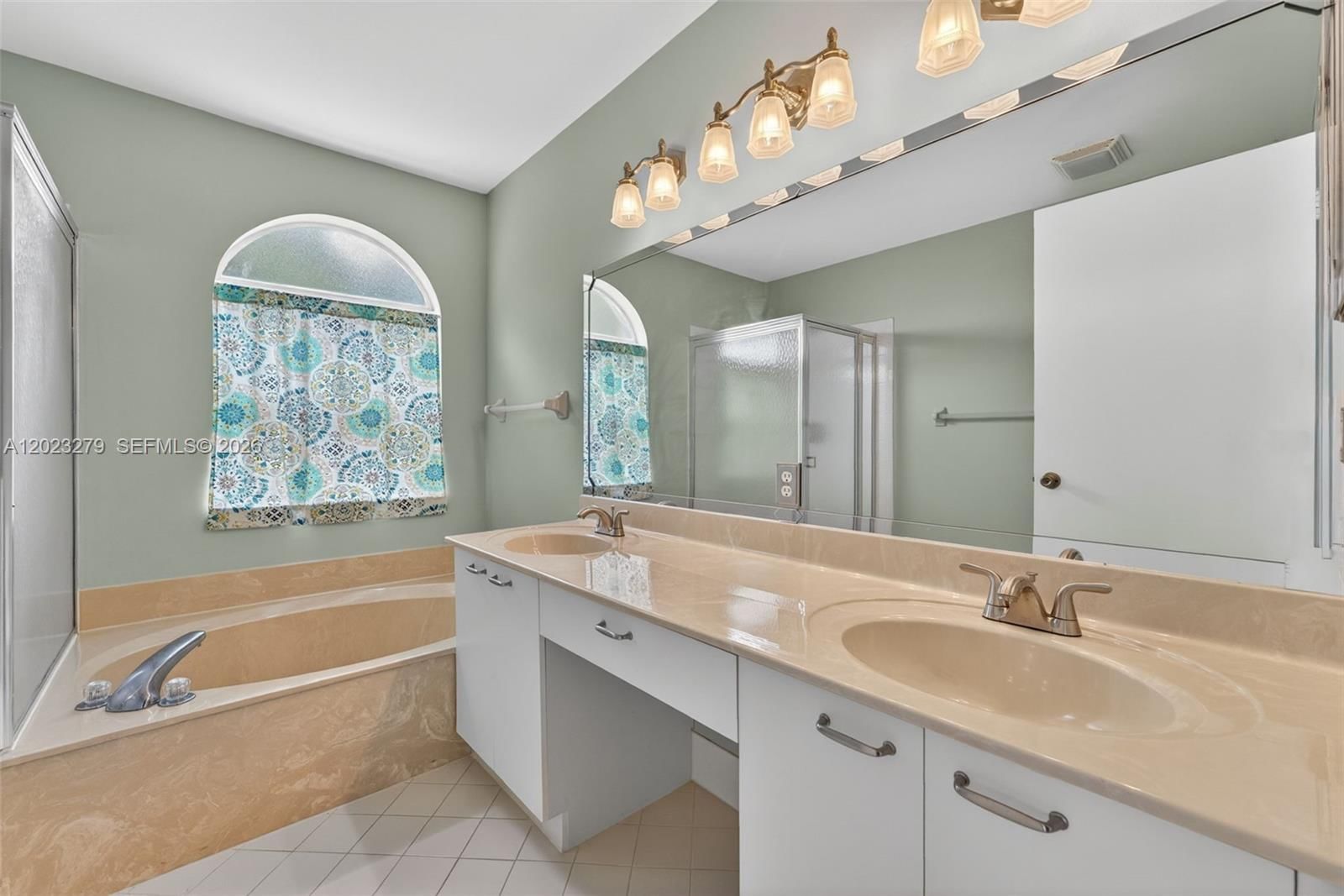 Real estate property located at 15657 12th Mnr, Broward, Towngate, Pembroke Pines, FL