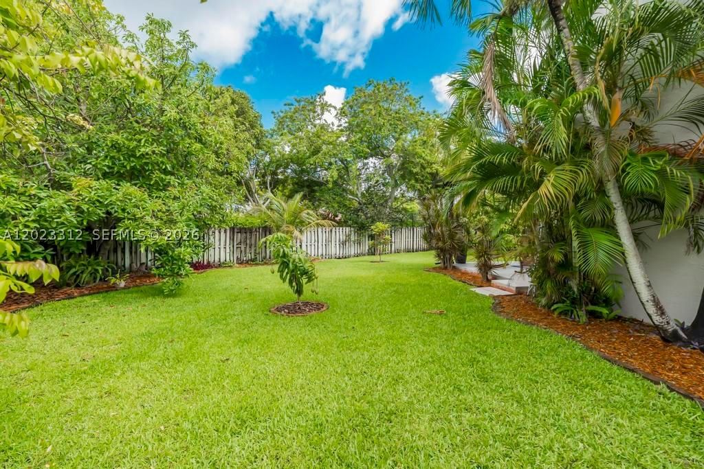 Real estate property located at 690 159th Ln, Broward, Towngate, Pembroke Pines, FL